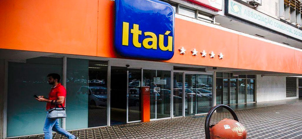Triunfo Judicial: Bancária do Itaú expõe falhas no sistema de remuneração variável e garante pagamento justo