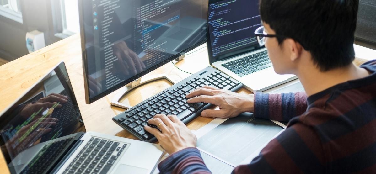 Qual a VERDADEIRA jornada dos empregados no setor de TECNOLOGIA de um banco? 